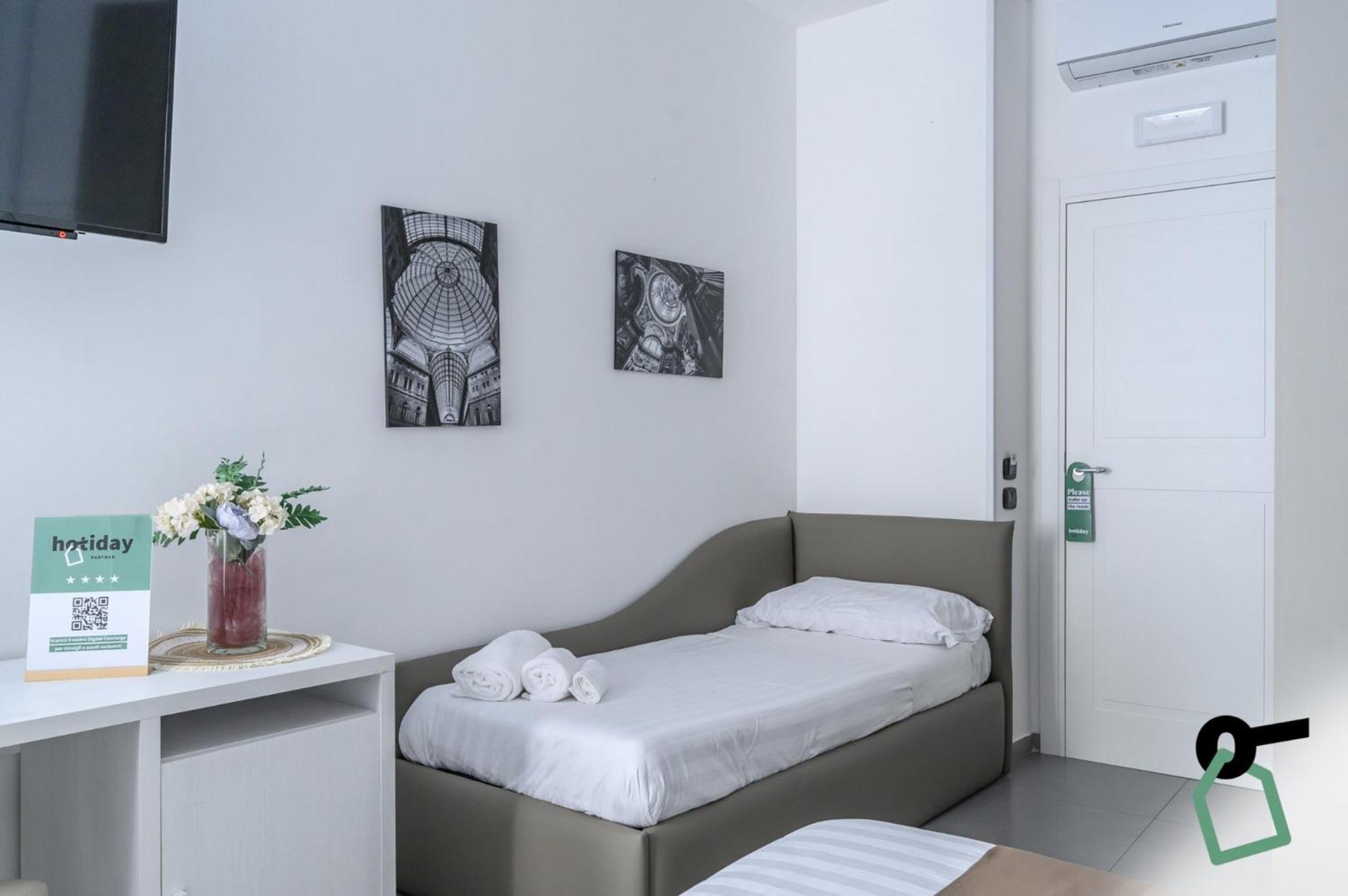 Hotiday Room Collection - Napoli Sant'Arcangelo Dış mekan fotoğraf