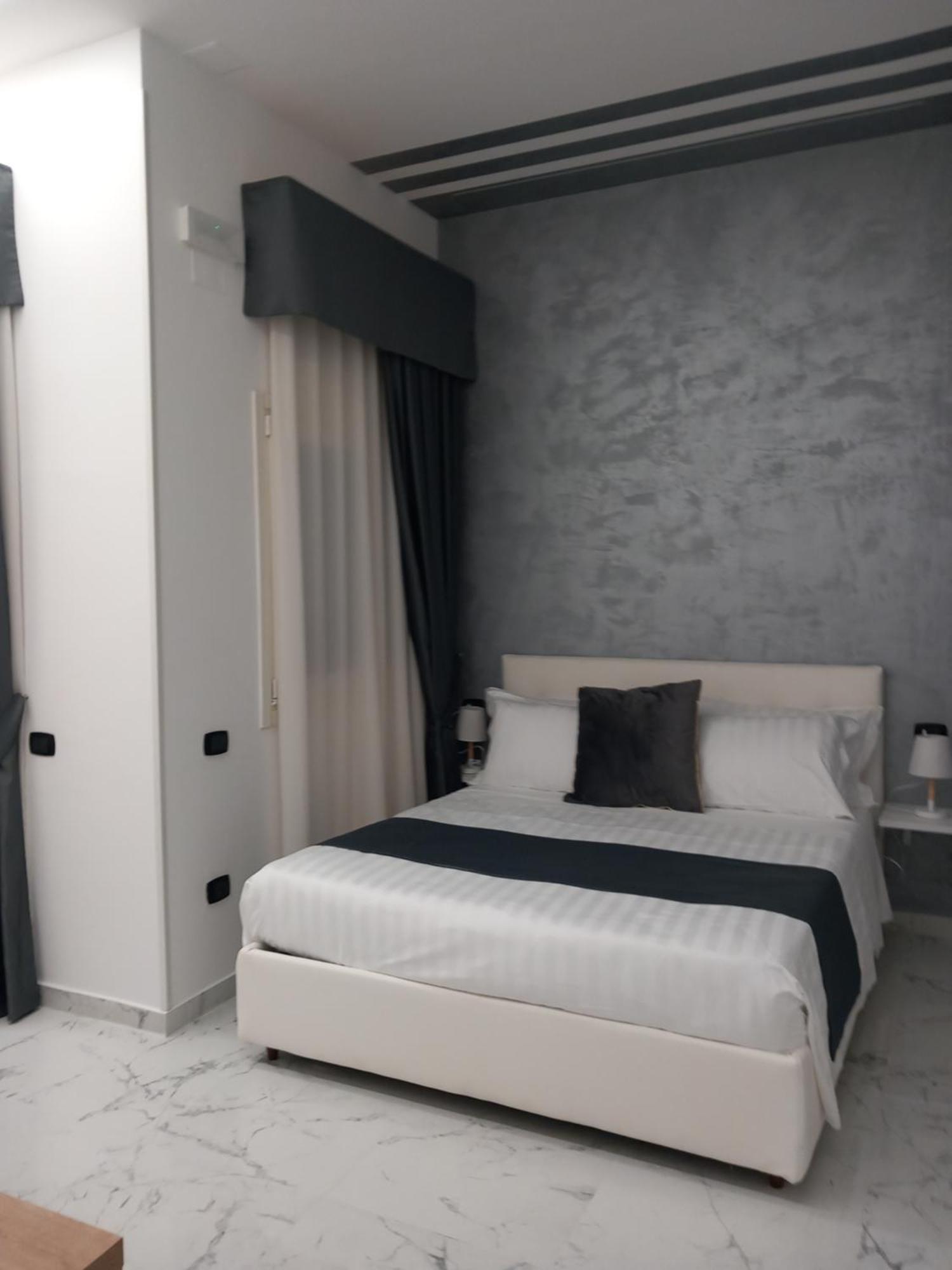 Hotiday Room Collection - Napoli Sant'Arcangelo Dış mekan fotoğraf