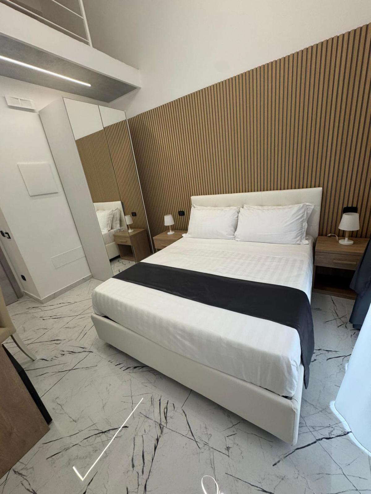 Hotiday Room Collection - Napoli Sant'Arcangelo Dış mekan fotoğraf